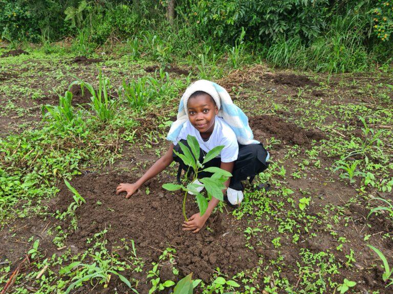 Youth Future Lab And Lynn Foundation Join Forces With Ongata Rongai Community For Tree Planting